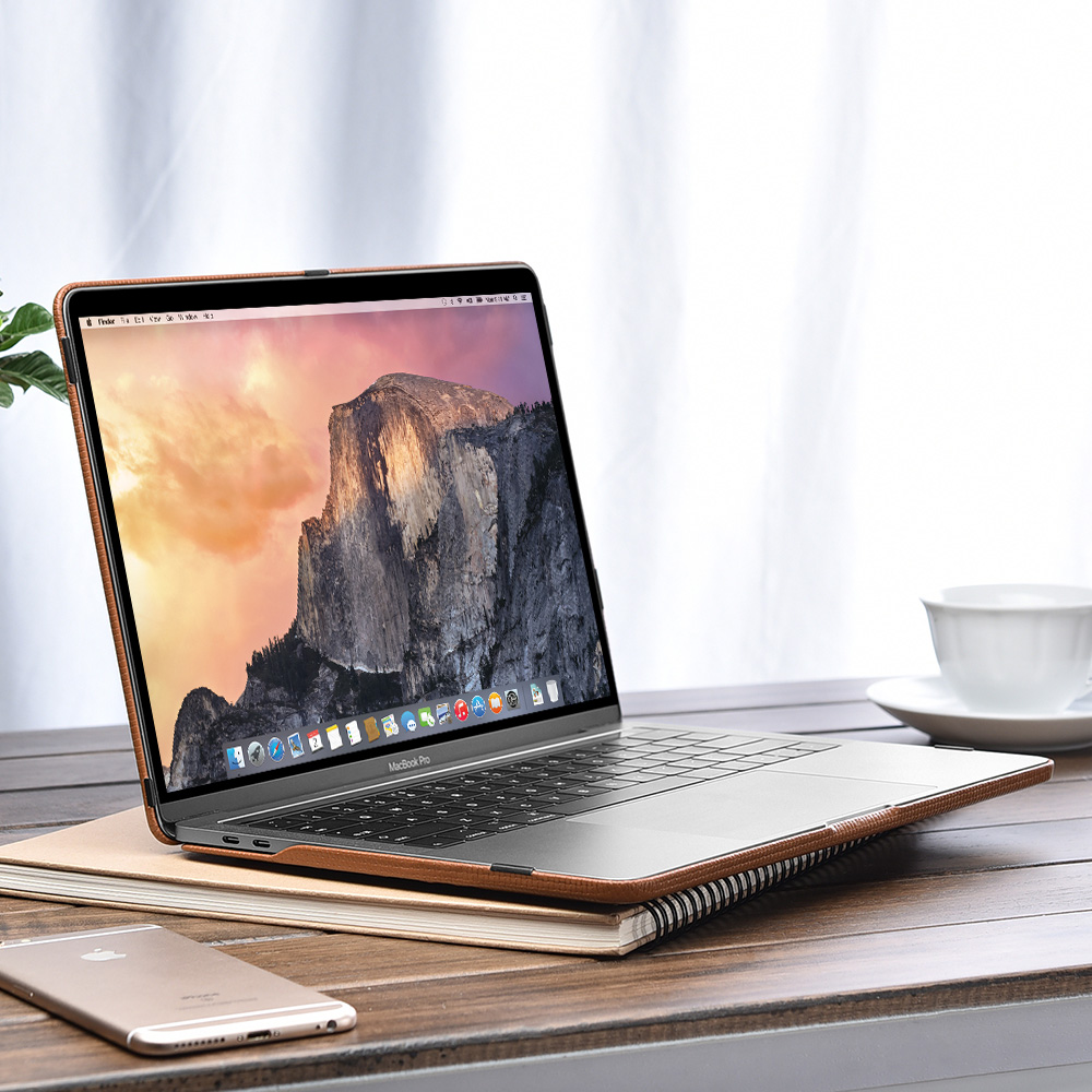 Leather MacBook pro case